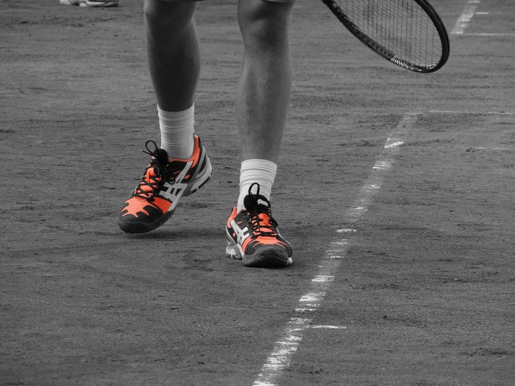 best tennis for flat feet